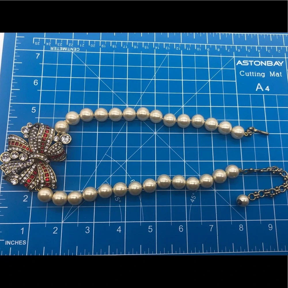 Heidi Daus 🆕 “Ravishing Ribbon” necklace, cream faux pearls, Swarovski crystals - Picture 6 of 9